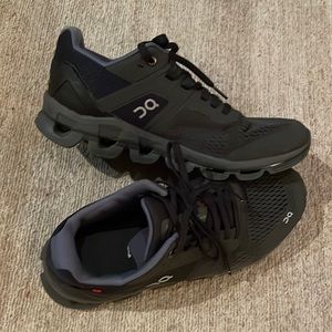 QC On Cloud women's tennis shoes.